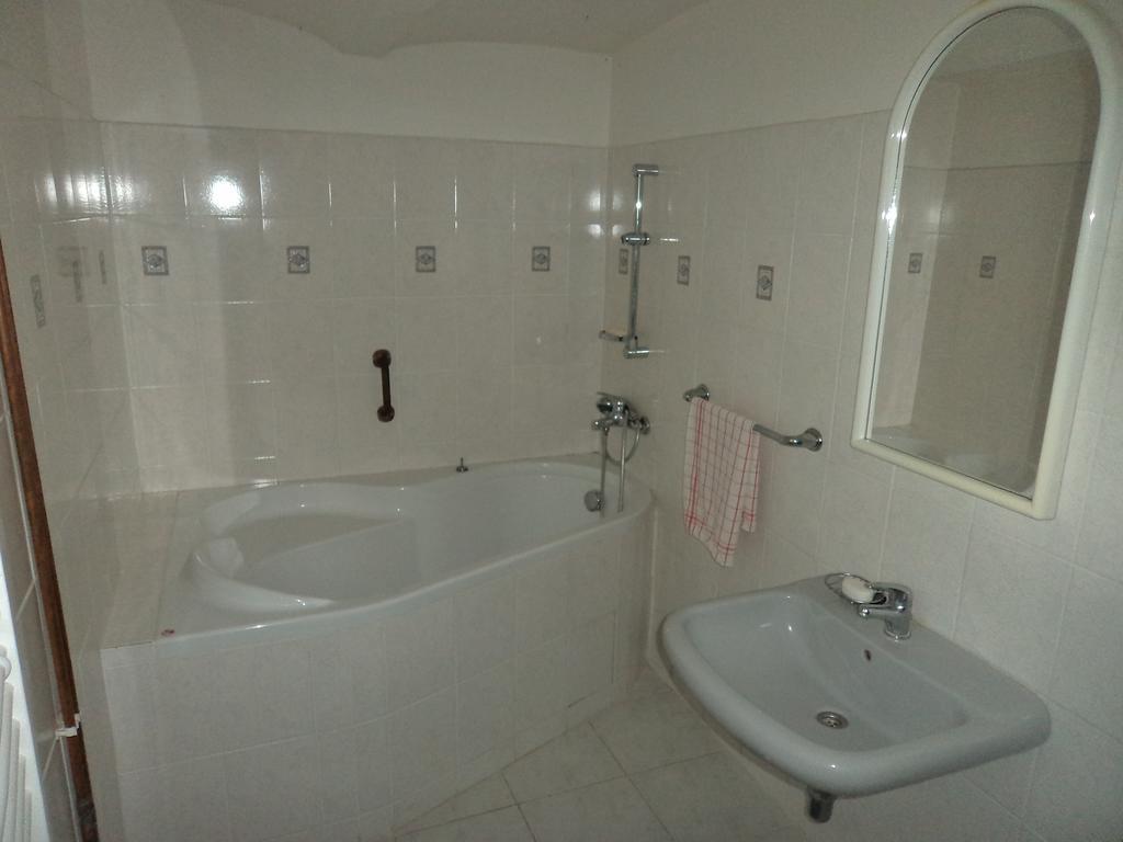 Guest House Hartenberg Sokolov Bagian luar foto