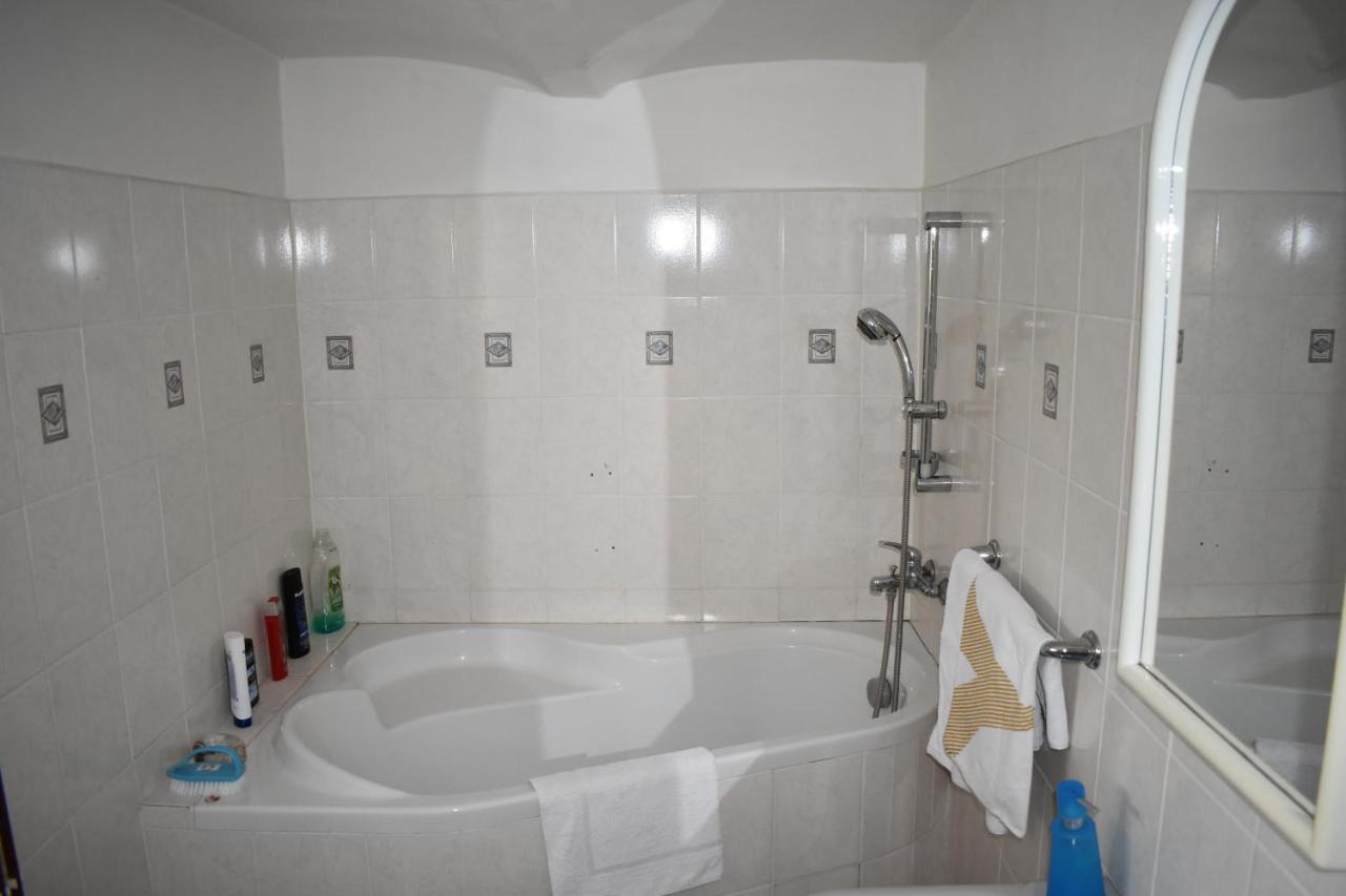 Guest House Hartenberg Sokolov Bagian luar foto